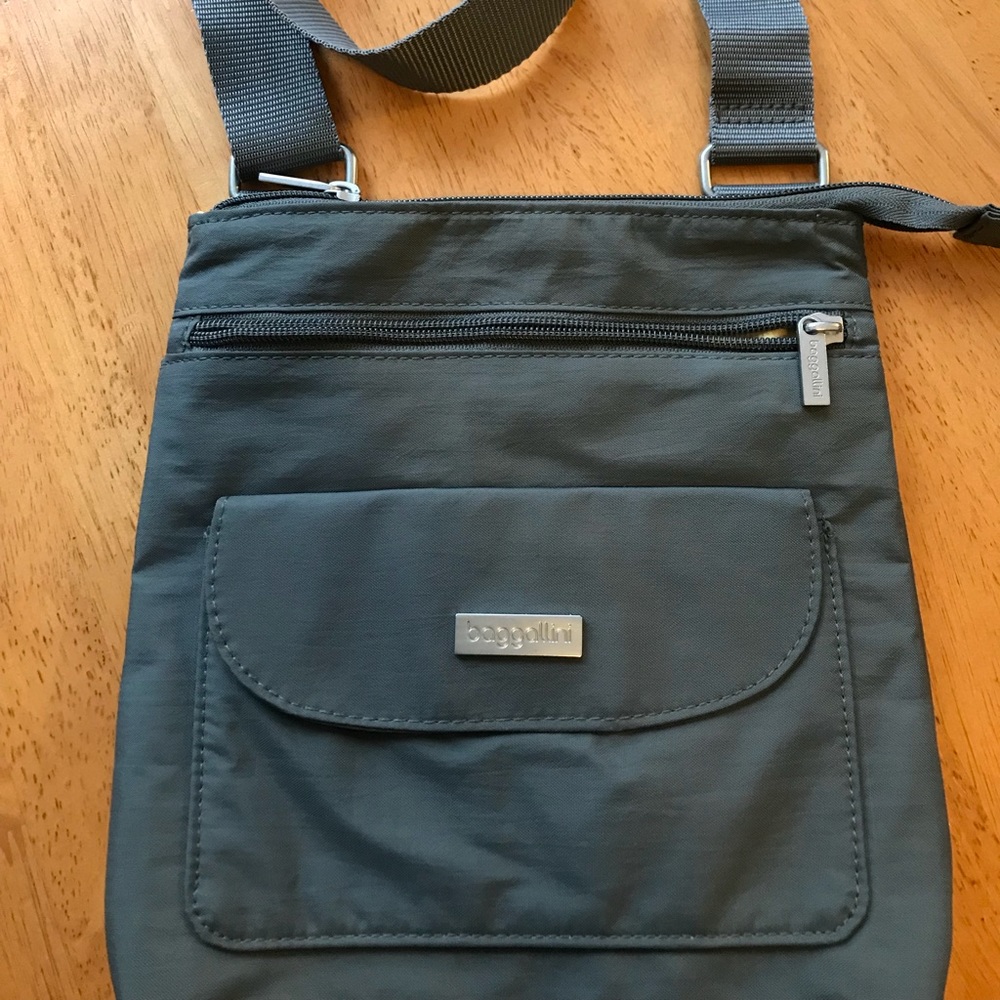 Baggallini crossbody bag.